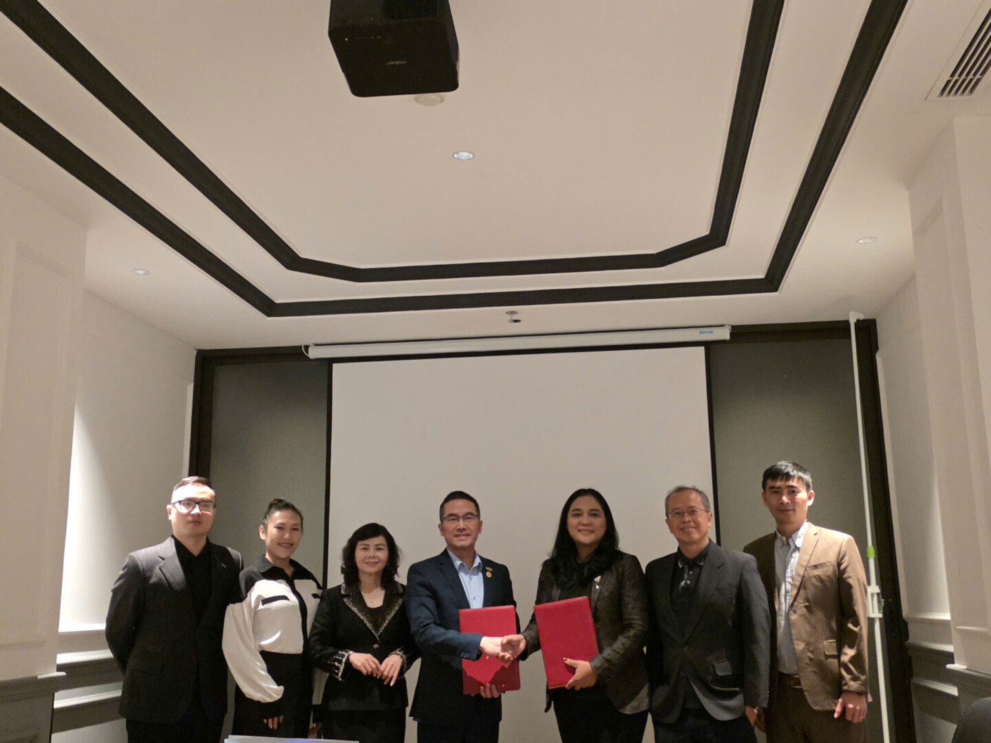 MP HOLDINGS KÝ KẾT HỢP TÁC CHIẾN LƯỢC VỚI JAS HOTEL GROUP (INDONESIA) MP HOLDINGS KÝ KẾT HỢP TÁC CHIẾN LƯỢC VỚI JAS HOTEL GROUP (INDONESIA)